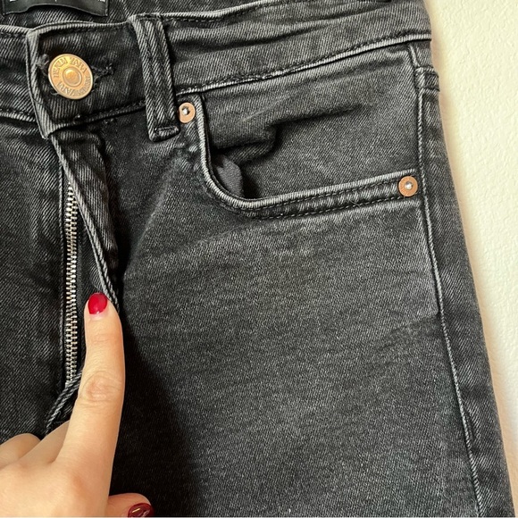 Zara Women’s Black Raw Hem Flare Leg Jeans Size 4 - Picture 2 of 5